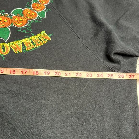 Happy Halloween Vintage Plus Size Black Comfy Pullover Crew Neck Runs Shorter - Picture 5 of 9